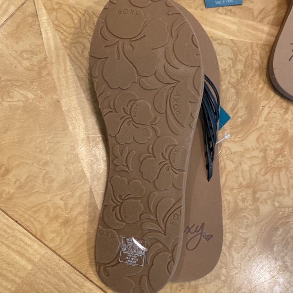 NWT!! Roxy Jasmine Black Flip Flops Size 8 - Picture 5 of 6